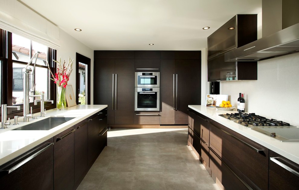 Inspiration for a contemporary kitchen in Los Angeles with panelled appliances.