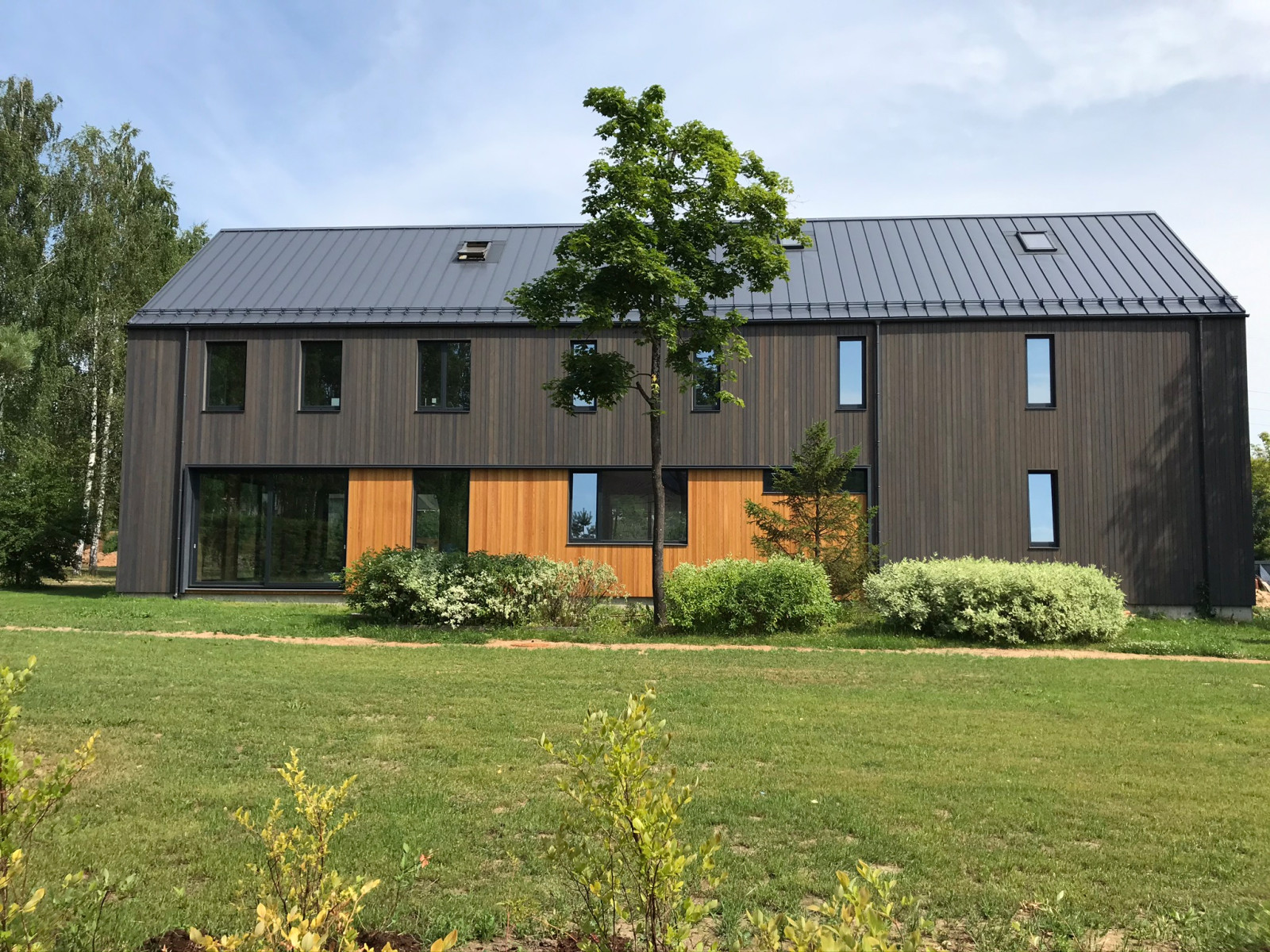 Комбинированный фасад дома