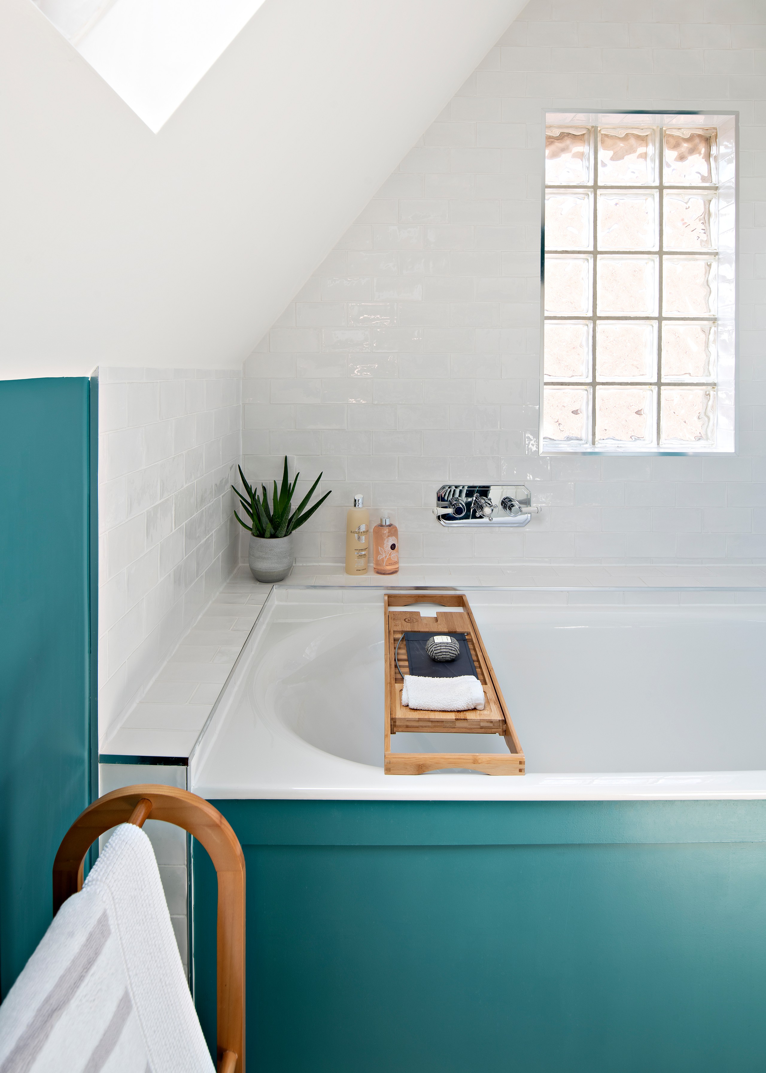 Room Tour: A Small, Cold Bathroom is Cleverly Redesigned | Houzz UK