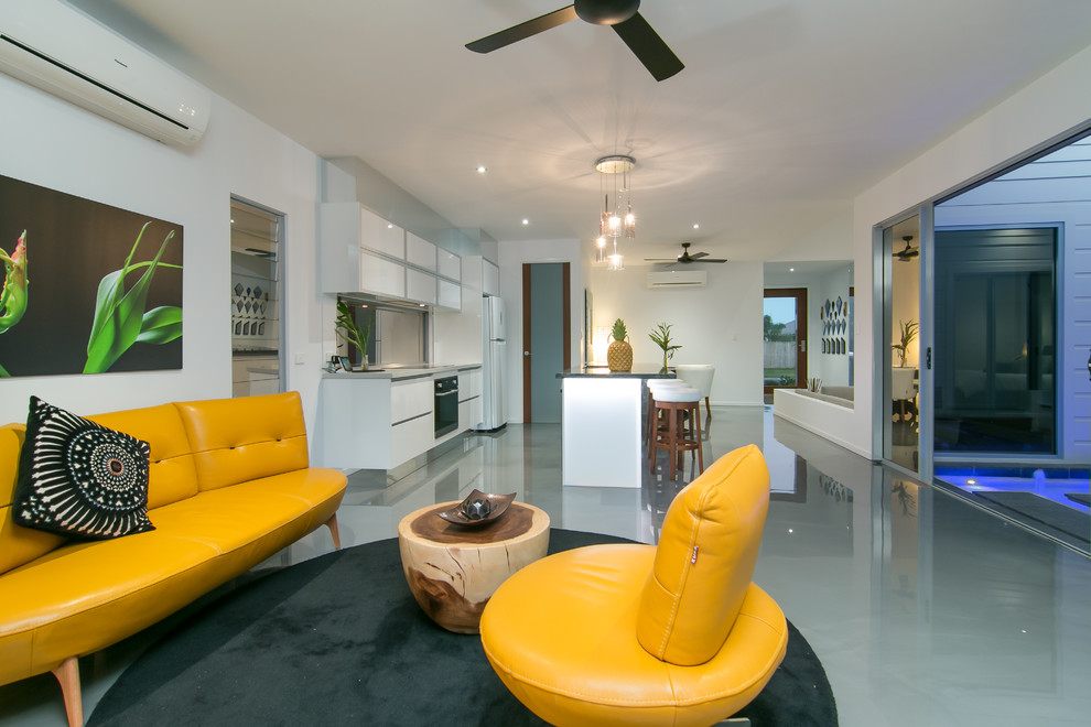 Contemporary living room in Cairns.