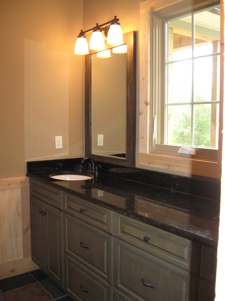 Bathroom - rustic bathroom idea