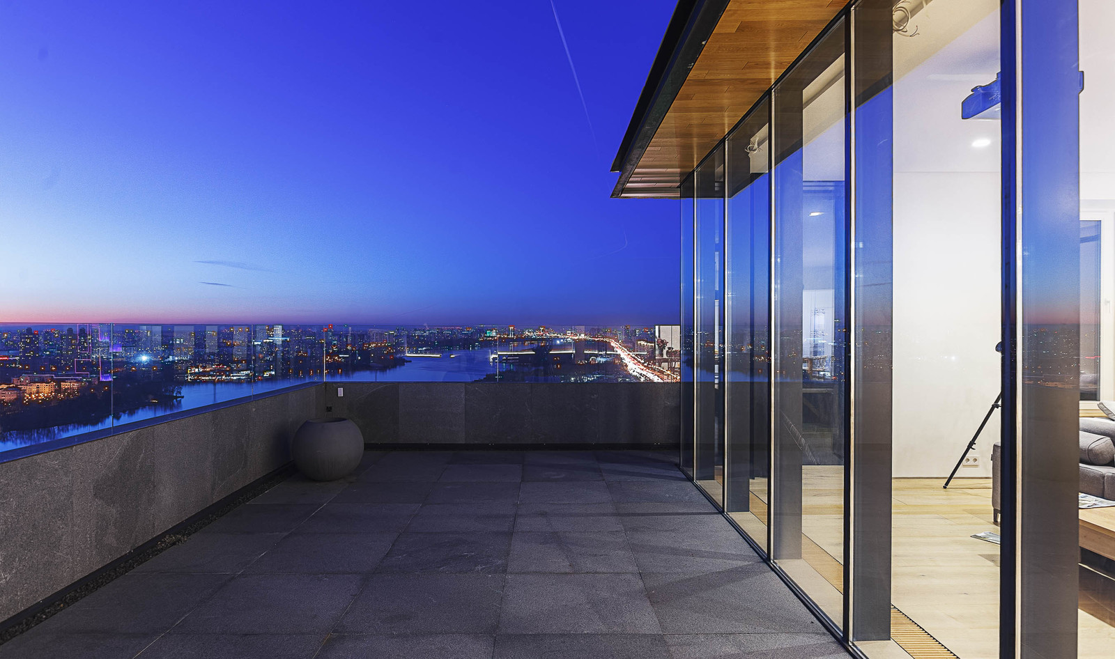 Апартаменты 905