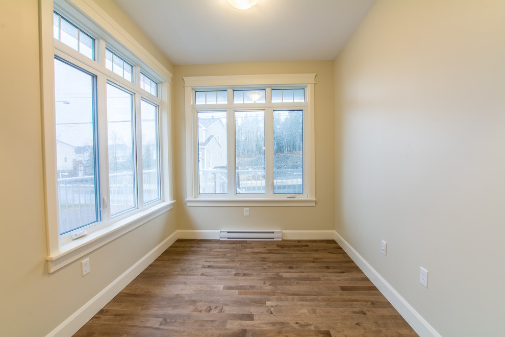 Inspiration for a mid-sized craftsman home design remodel