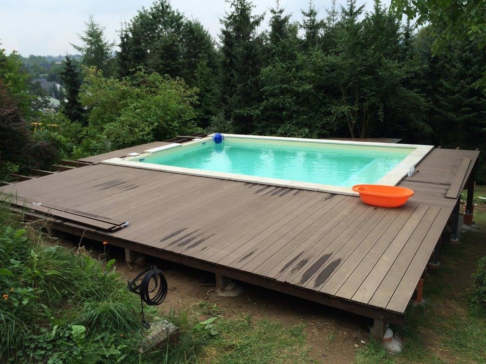 Moderner Pool in Sonstige