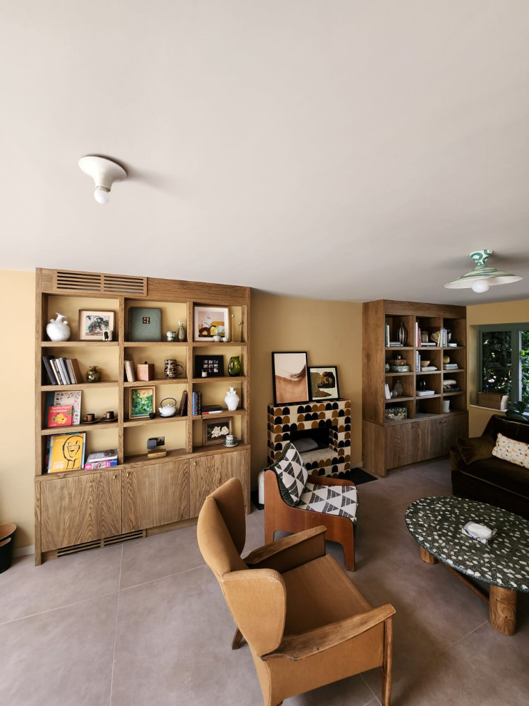 Contemporary oak display