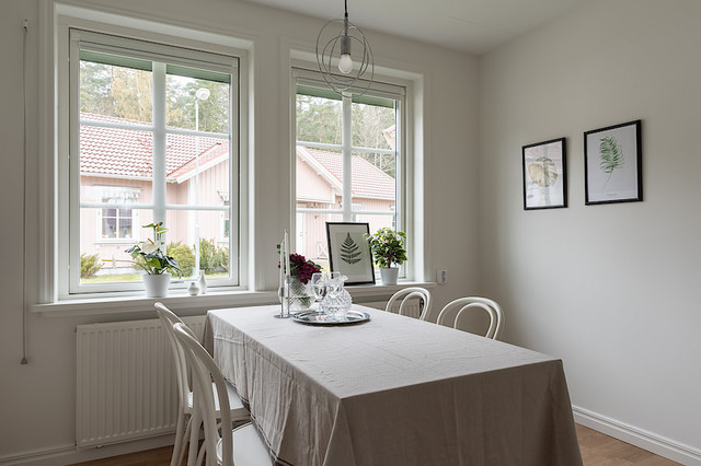 Villa V&auml;ster&aring;s skandinavisk-spisestue