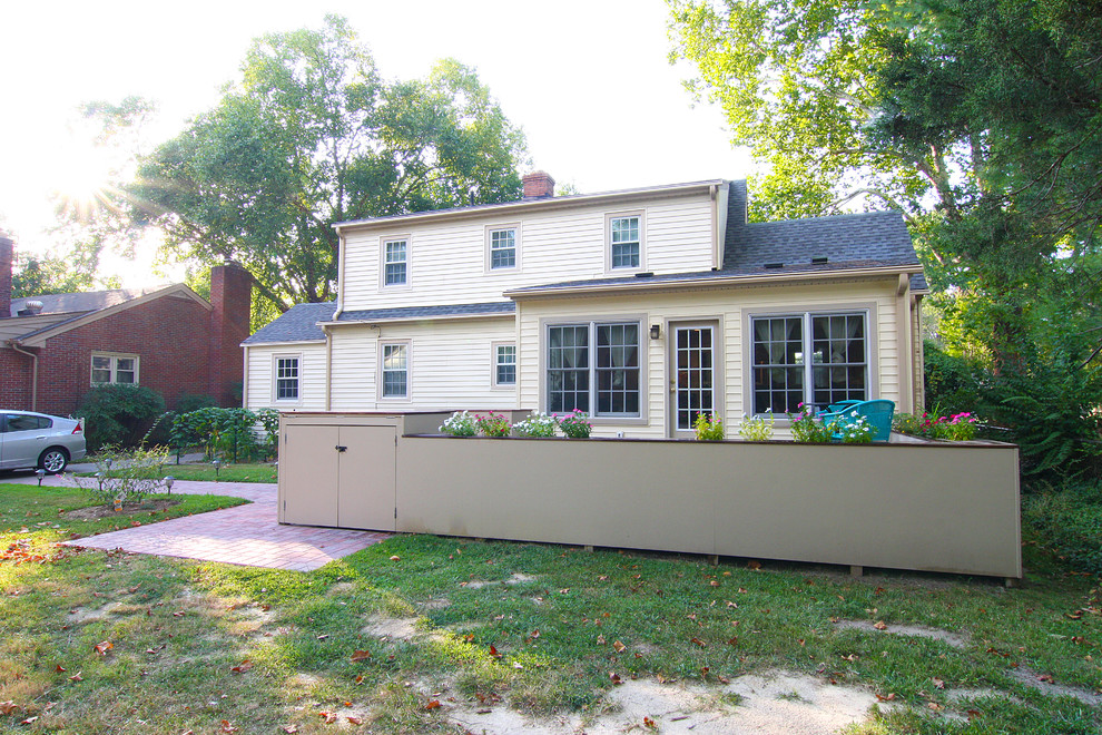 Deck container garden - mid-sized transitional backyard deck container garden idea with no cover