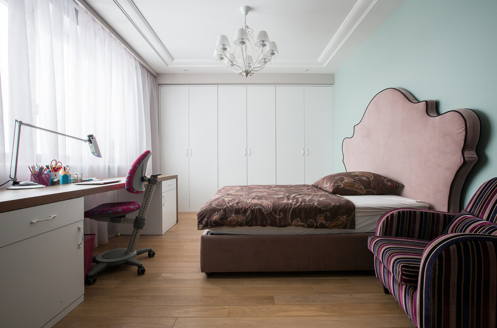 Transitional teen room in Moscow.
