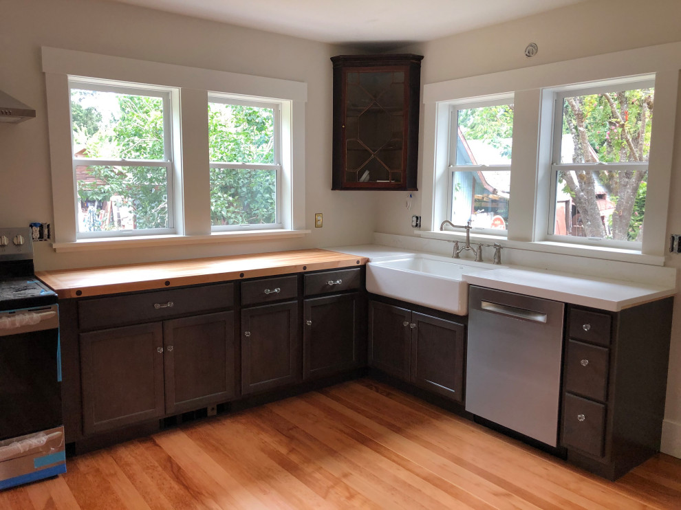 Photo of a mid-sized country kitchen in Seattle.