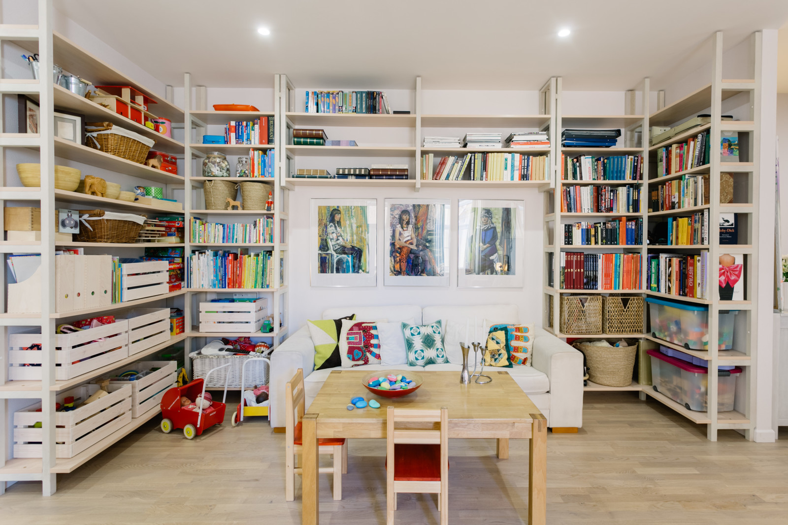 В гостях: Квартира с семейными реликвиями и детскими улыбками