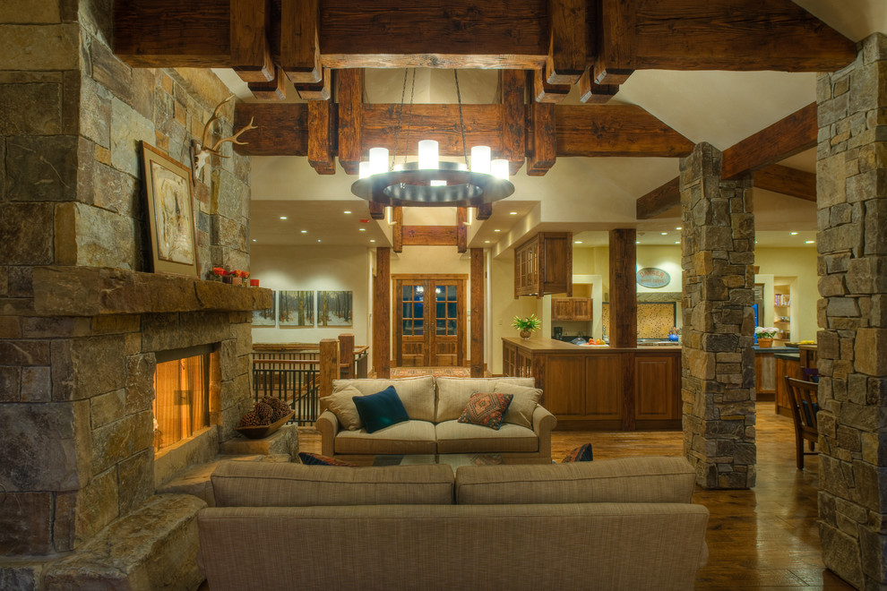 Inspiration for a country family room in Seattle.