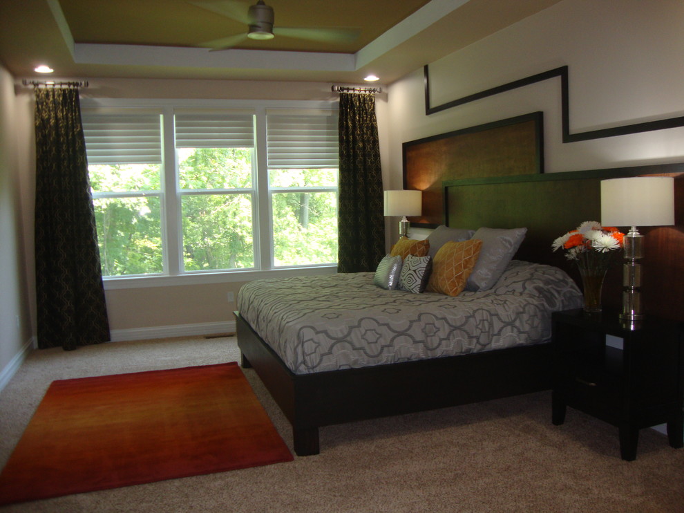 Mid-sized minimalist home design photo