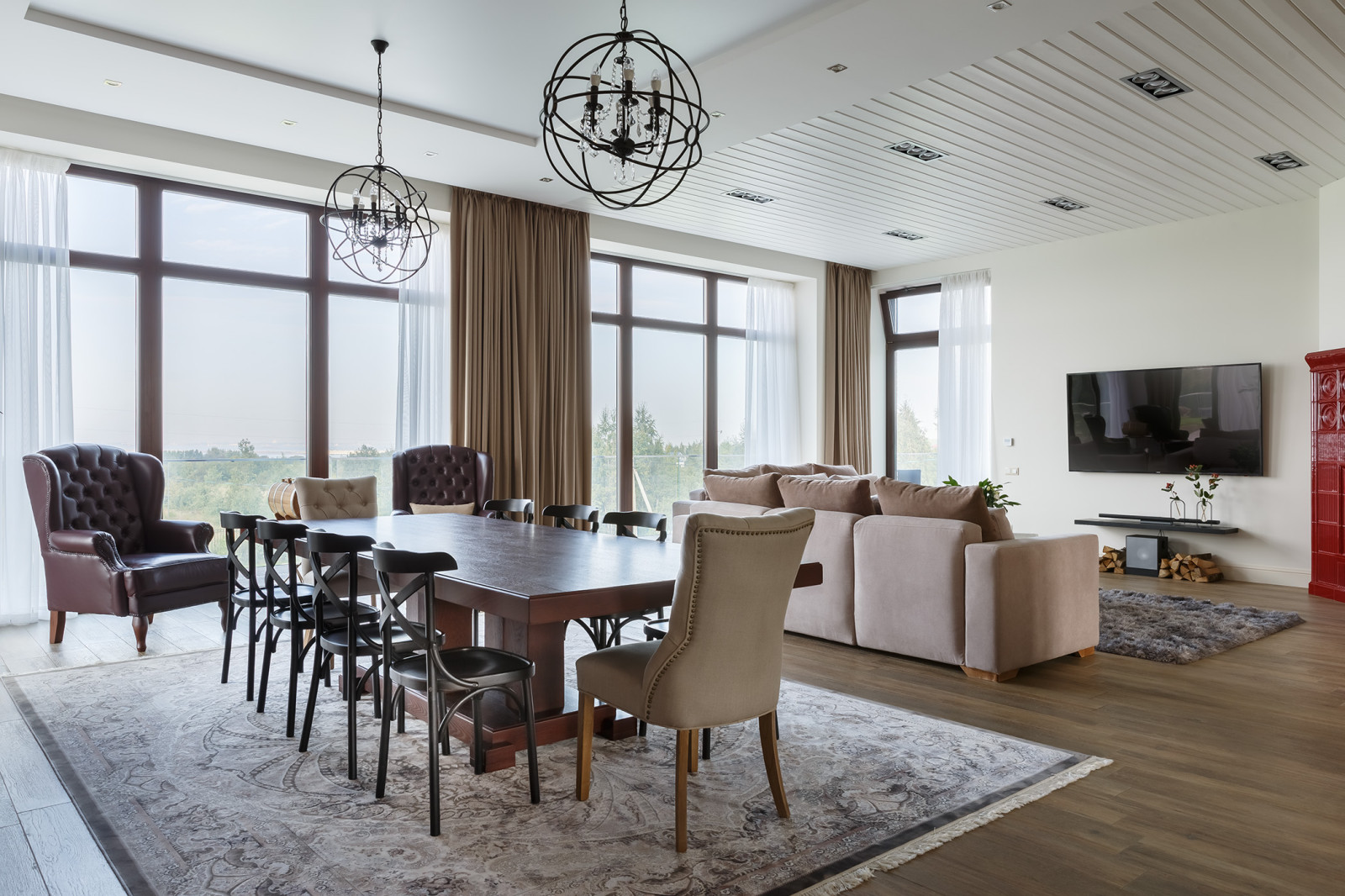 Дом на склоне