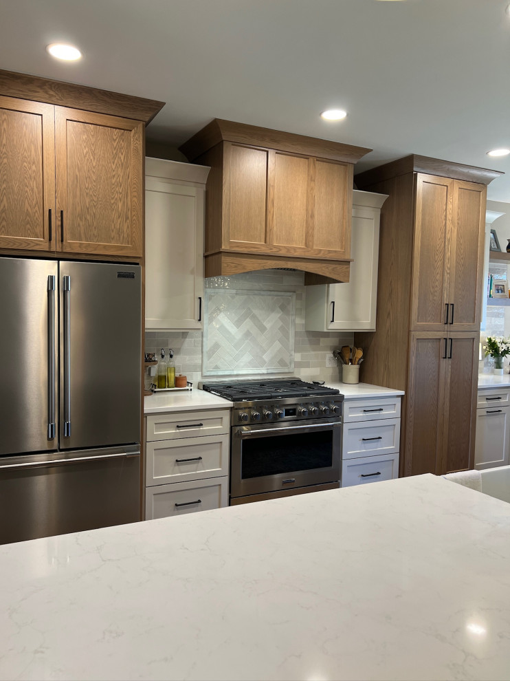 Chic Indian Lake Kitchen