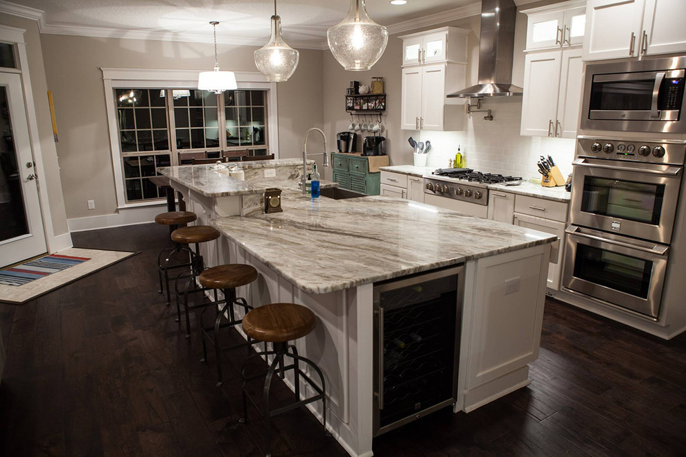 Transitional kitchen photo in Miami