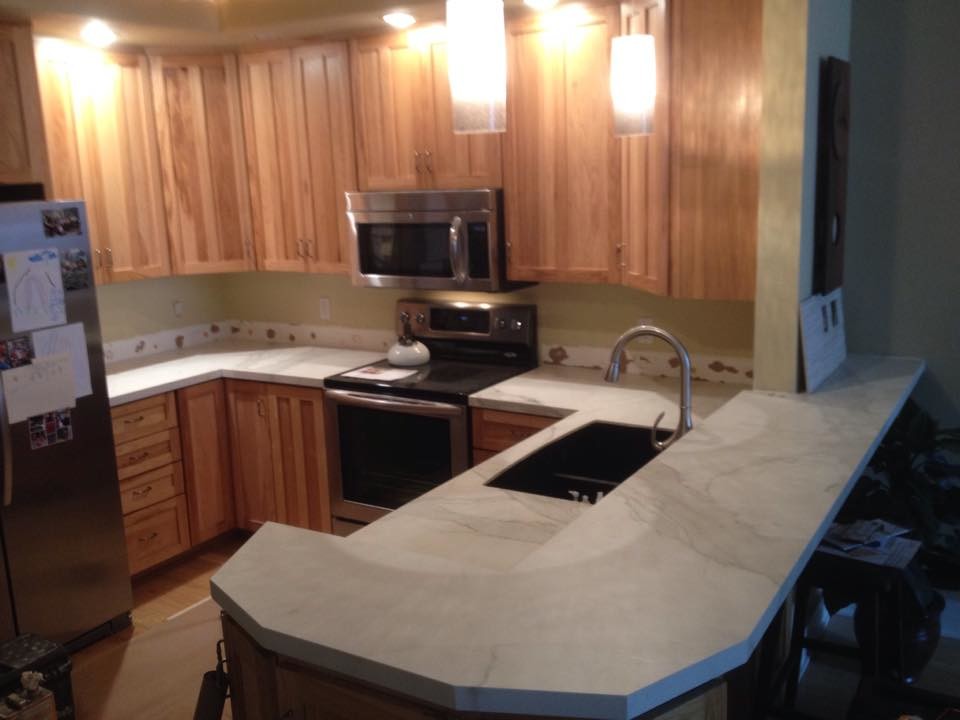 Kitchen - transitional kitchen idea in Denver