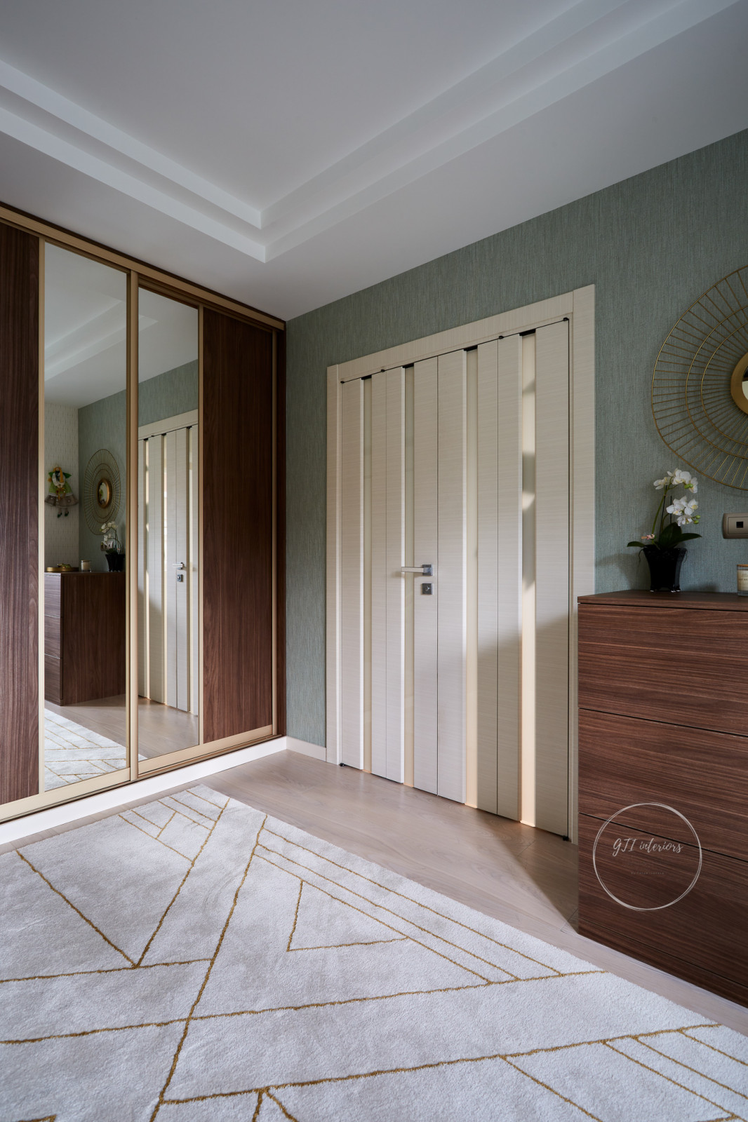 Art Deco + девушка-подросток