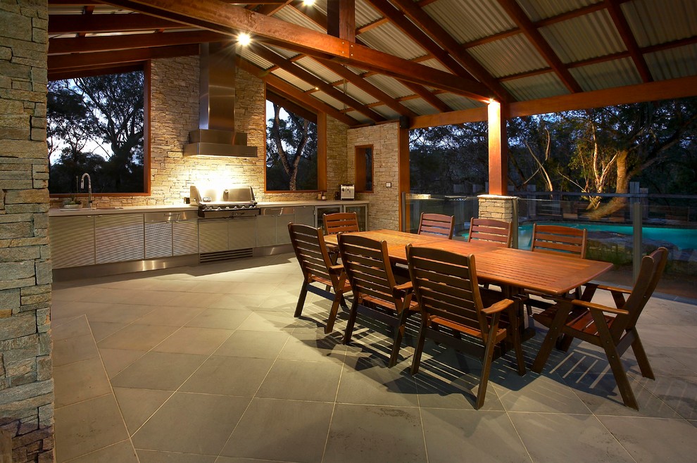This is an example of a contemporary garden in Sydney.