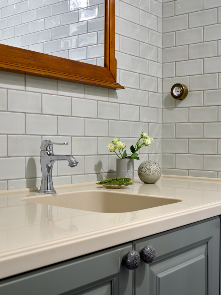 Серый элегантный