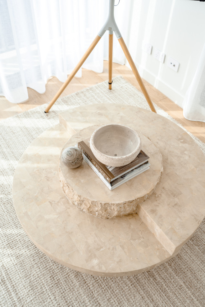 Inspiration for a beach style living room in Gold Coast - Tweed.