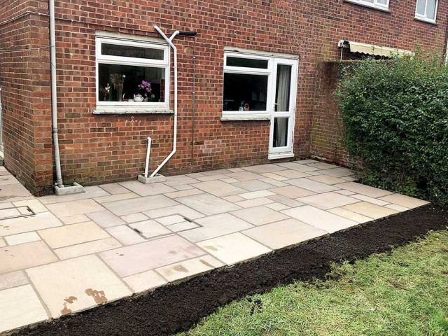 Pavestone Tudor Cathedral Limestone Patio klassisk-have