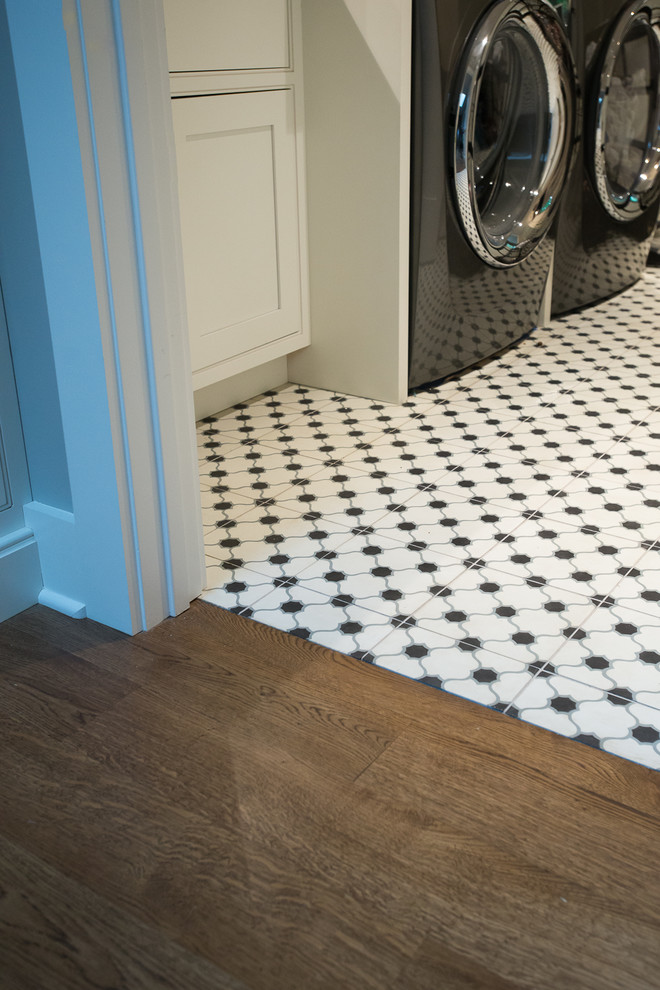 Inspiration for a transitional laundry room remodel in Chicago