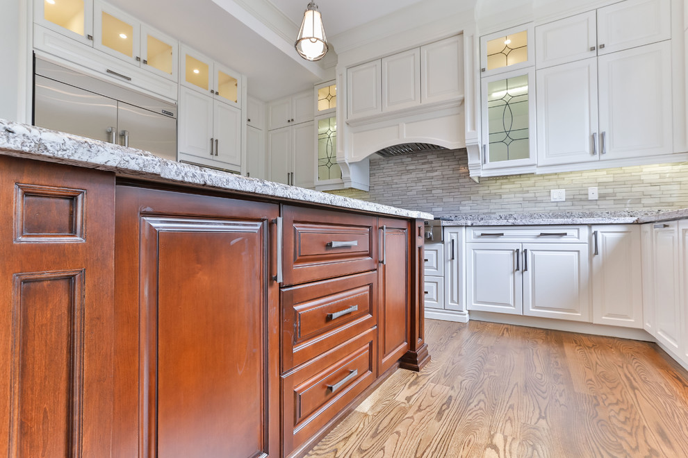 Inspiration for a transitional kitchen remodel in Toronto