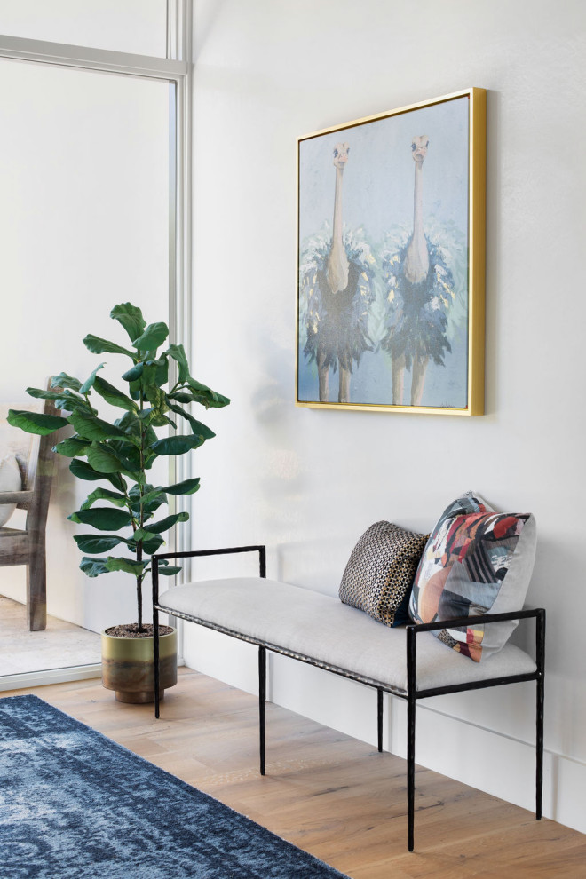 Transitional entryway photo in Austin