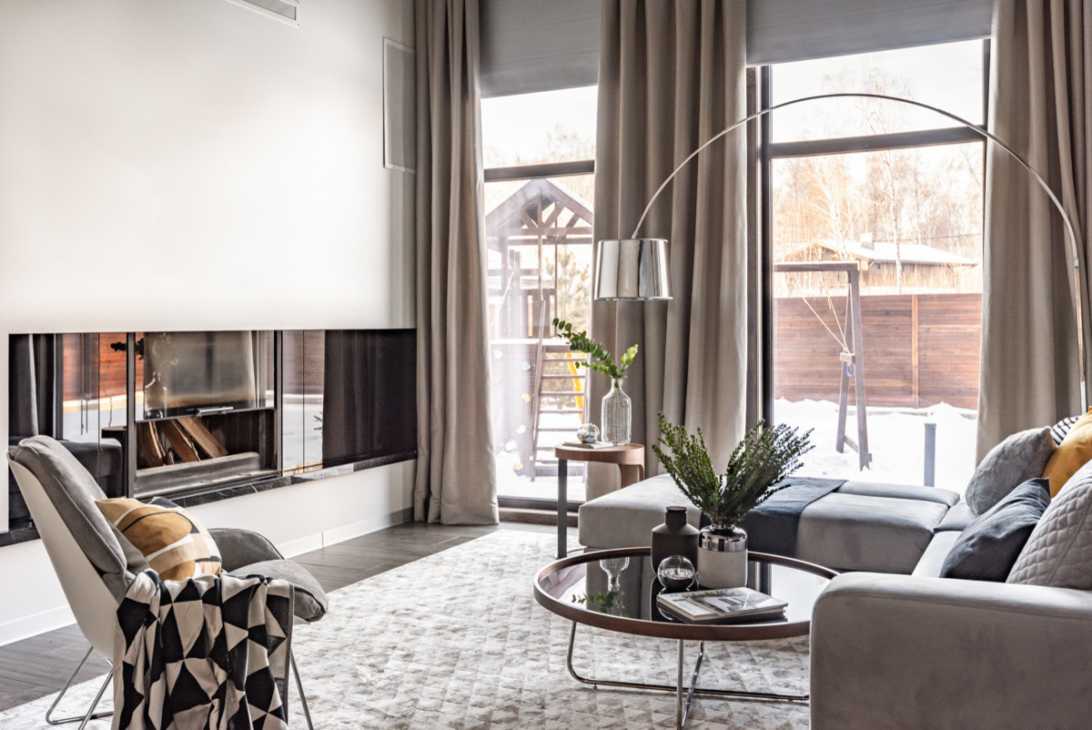 Дом среди берёз