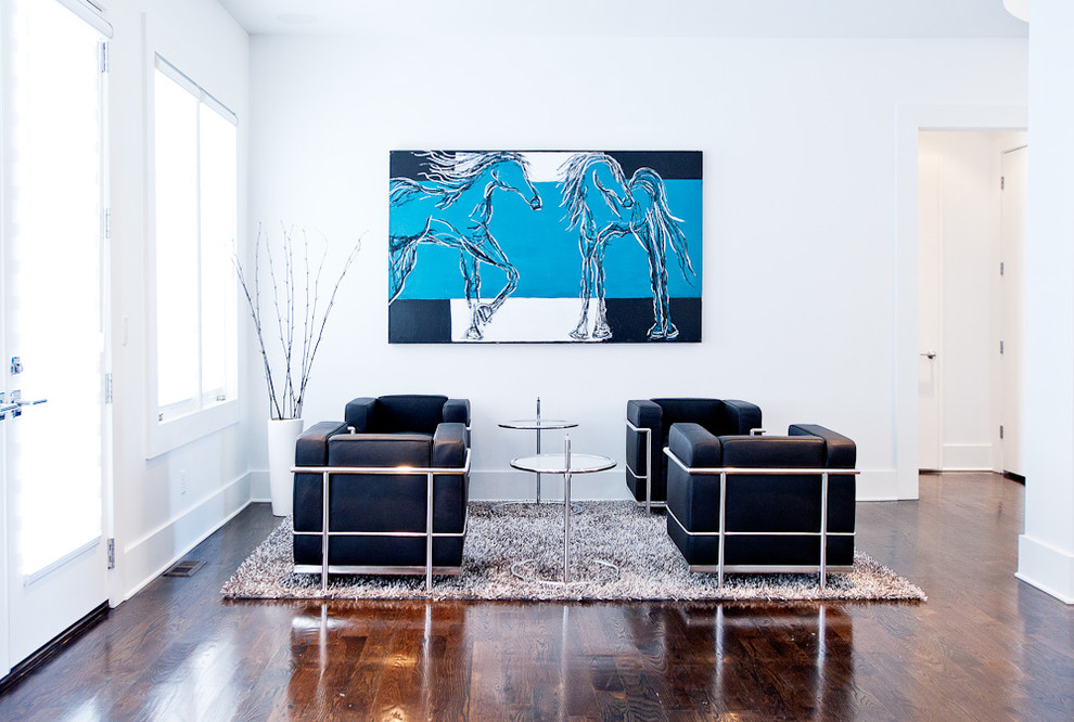 Photo of a modern living room in Nashville with white walls.