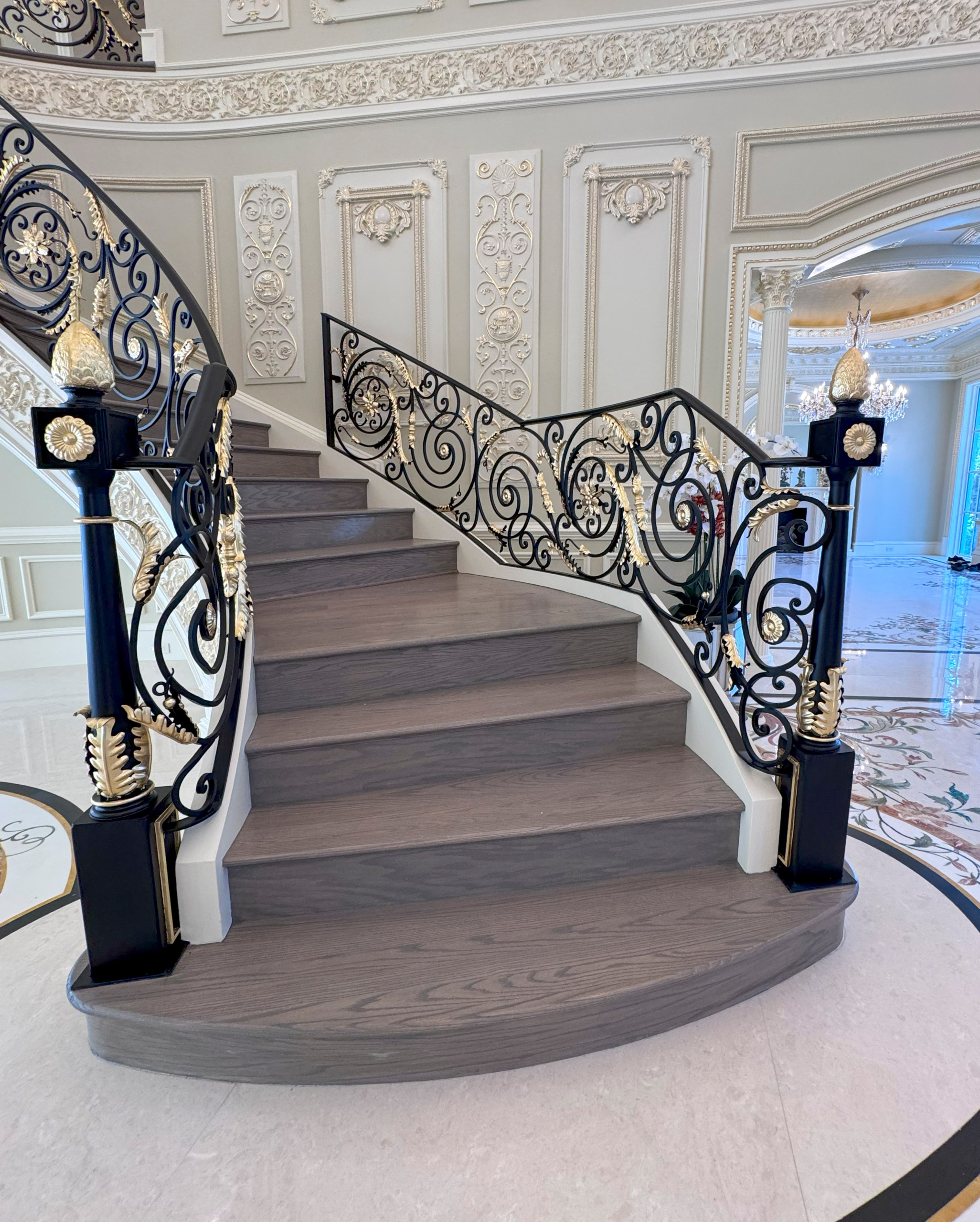 135_Vibrant Staircase with Touch of Historic Grandeur, Great Falls, VA 22066