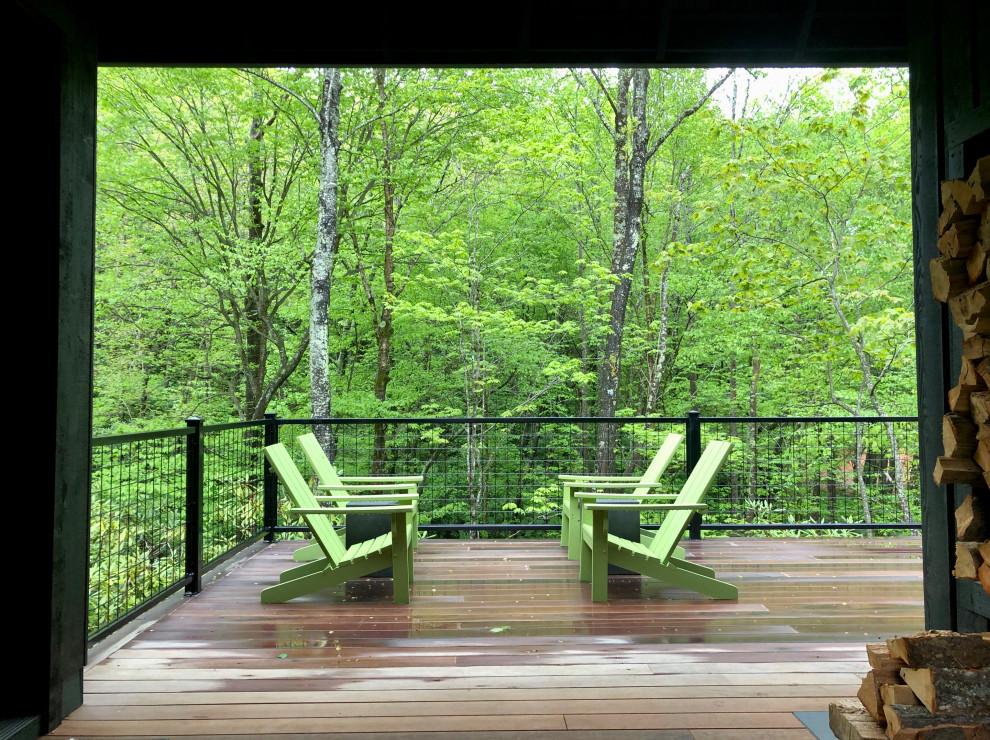 Inspiration for a contemporary deck in Charlotte.