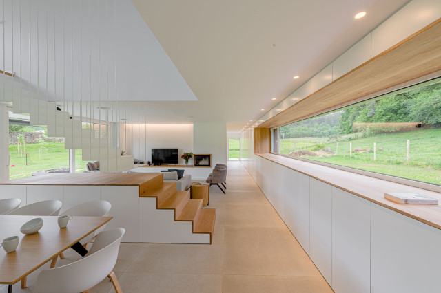 P&Aacute;MANES, CANTABRIA contemporary-hall