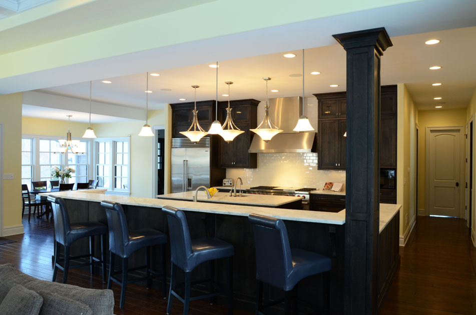 Inspiration for a transitional kitchen remodel in Chicago