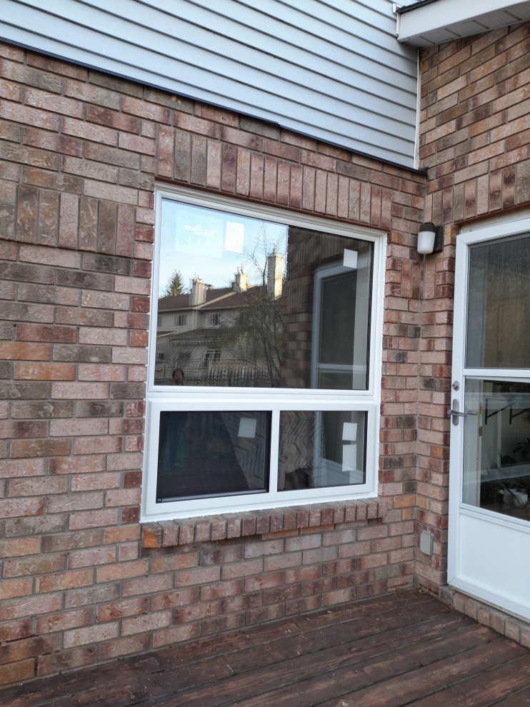 Traditional white casement window Entry Ottawa by Ecoline Windows