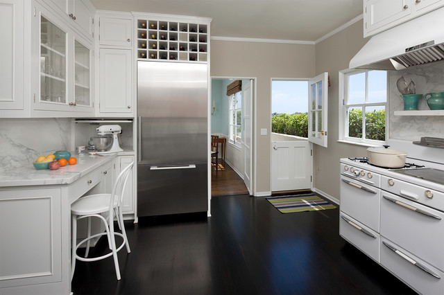 Kitchen traditional-kitchen