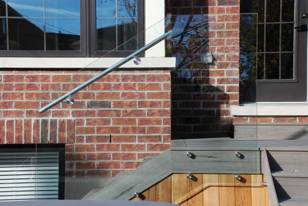 Deck - modern deck idea in Toronto