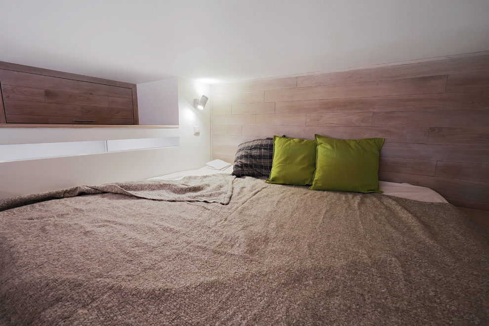 Спальное место на антресоли