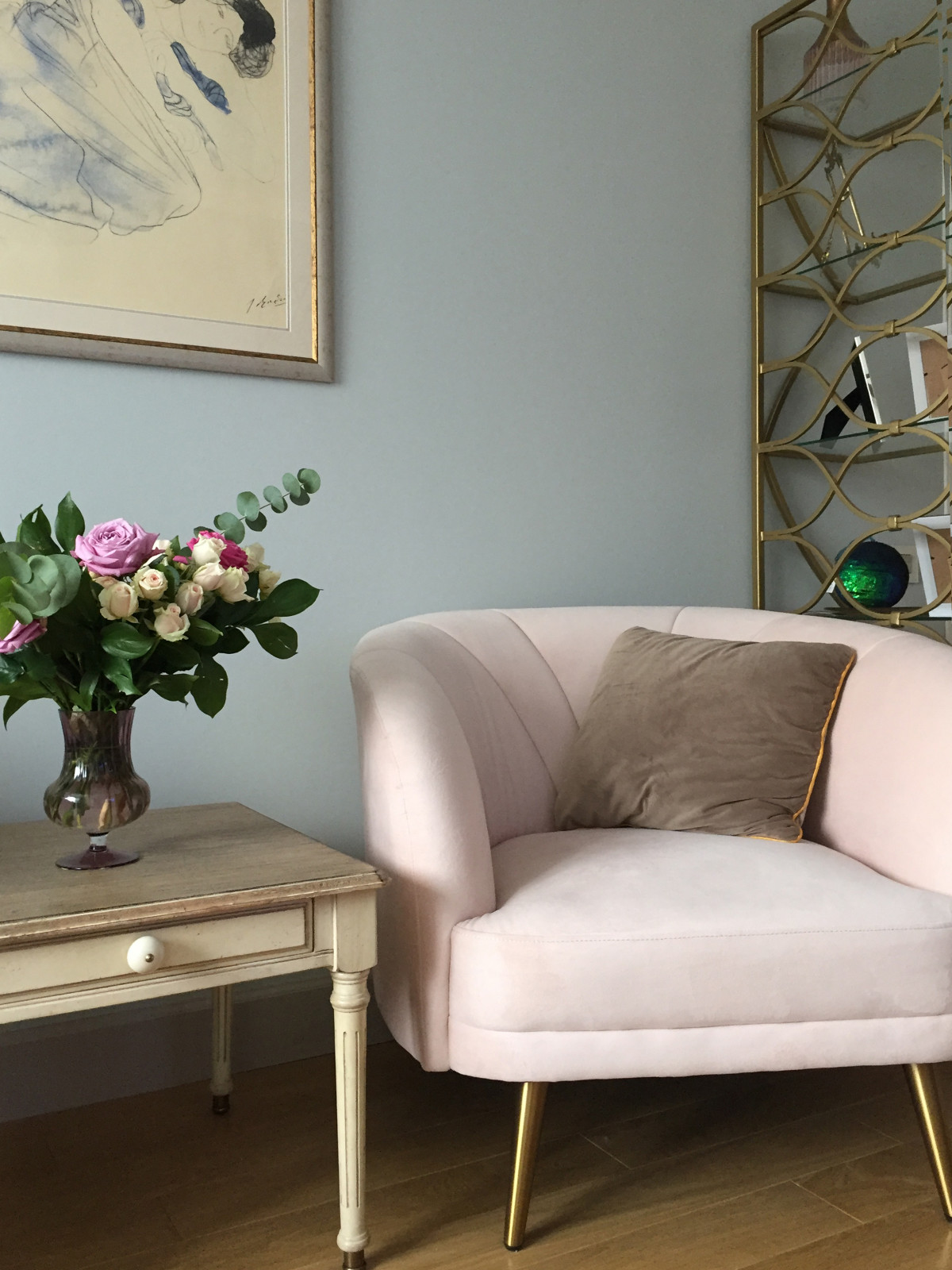 Интерьер в пудровых тонах