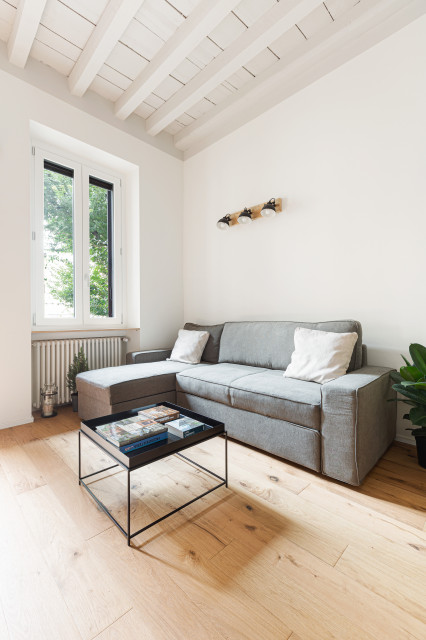 Divano con chaise longue skandinavisk-dagligstue