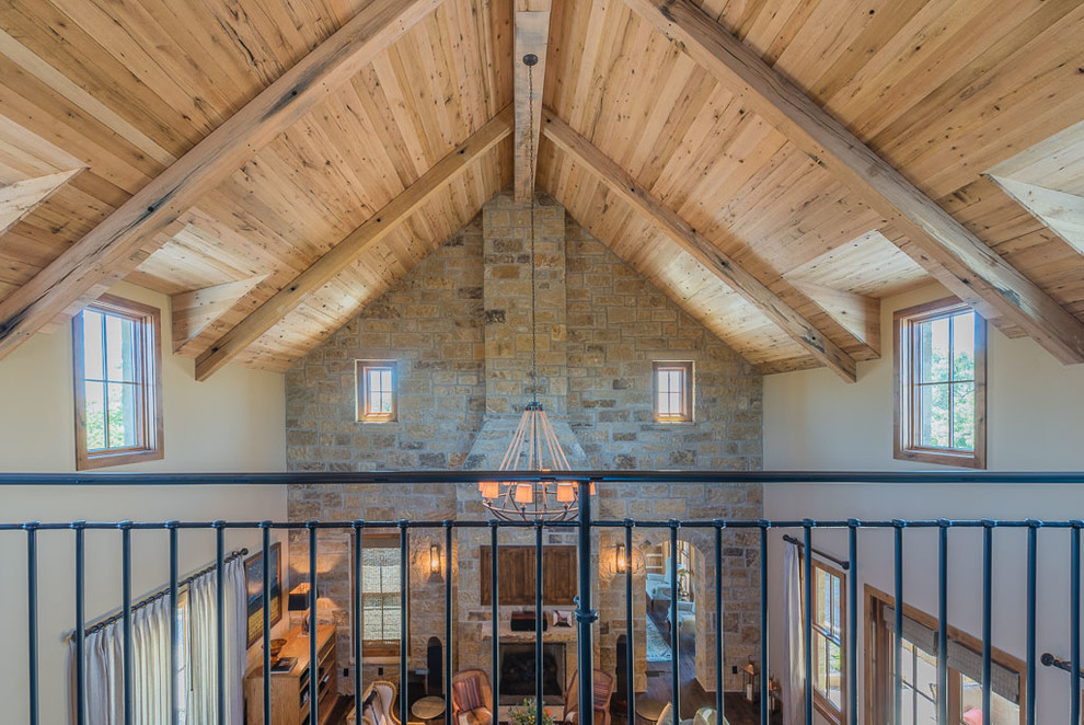 Home design - rustic home design idea in Austin