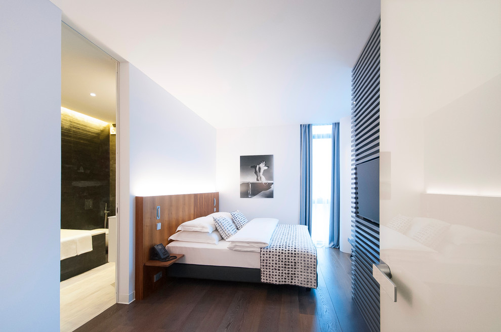 ИНТЕРЬЕРЫ / INTERIORS