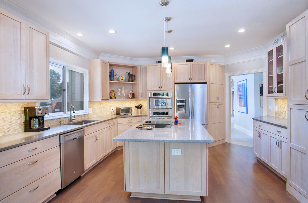 Transitional kitchen photo in Austin