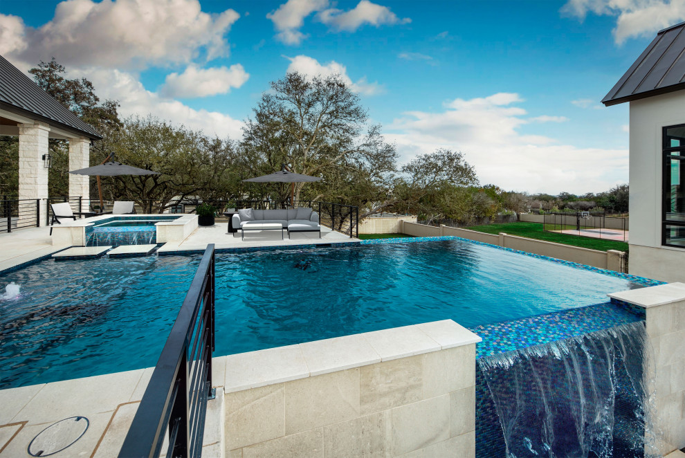 Example of a transitional pool design in Austin
