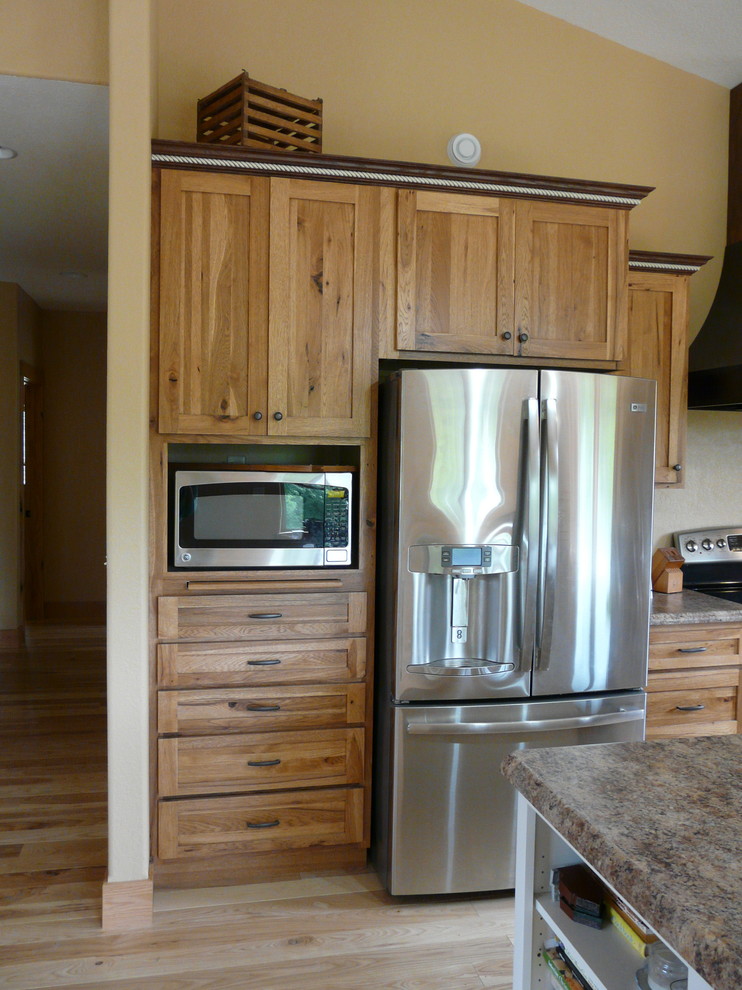 Kitchen - rustic kitchen idea in Cedar Rapids