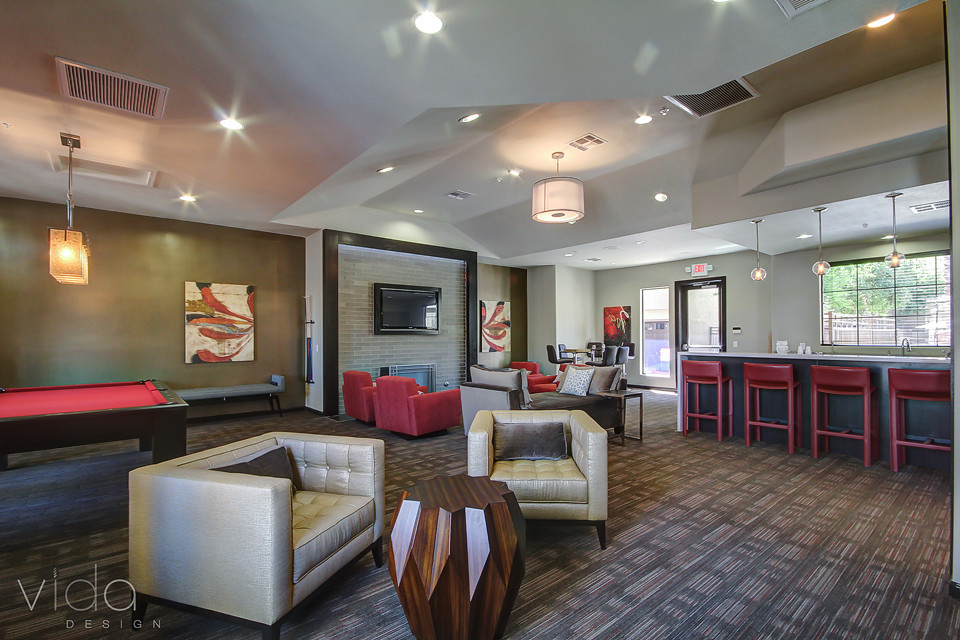 Transitional home design photo in Phoenix
