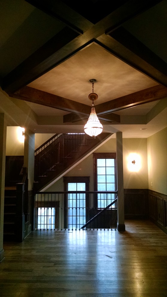 Example of a mountain style staircase design in Chicago