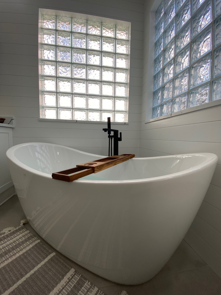 Balistrere Master Bathroom