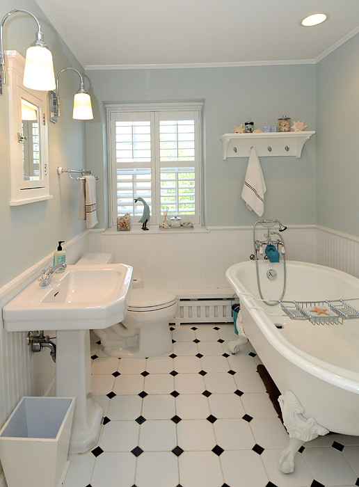 Design ideas for a traditional bathroom in Baltimore.