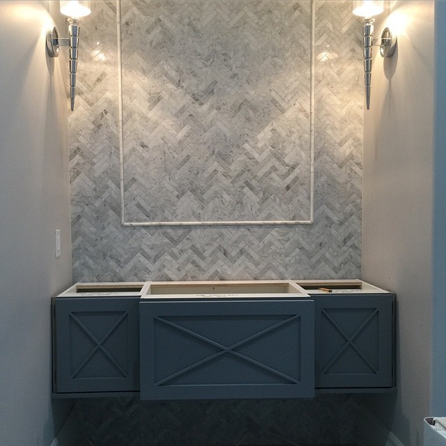 Transitional home design photo in Toronto